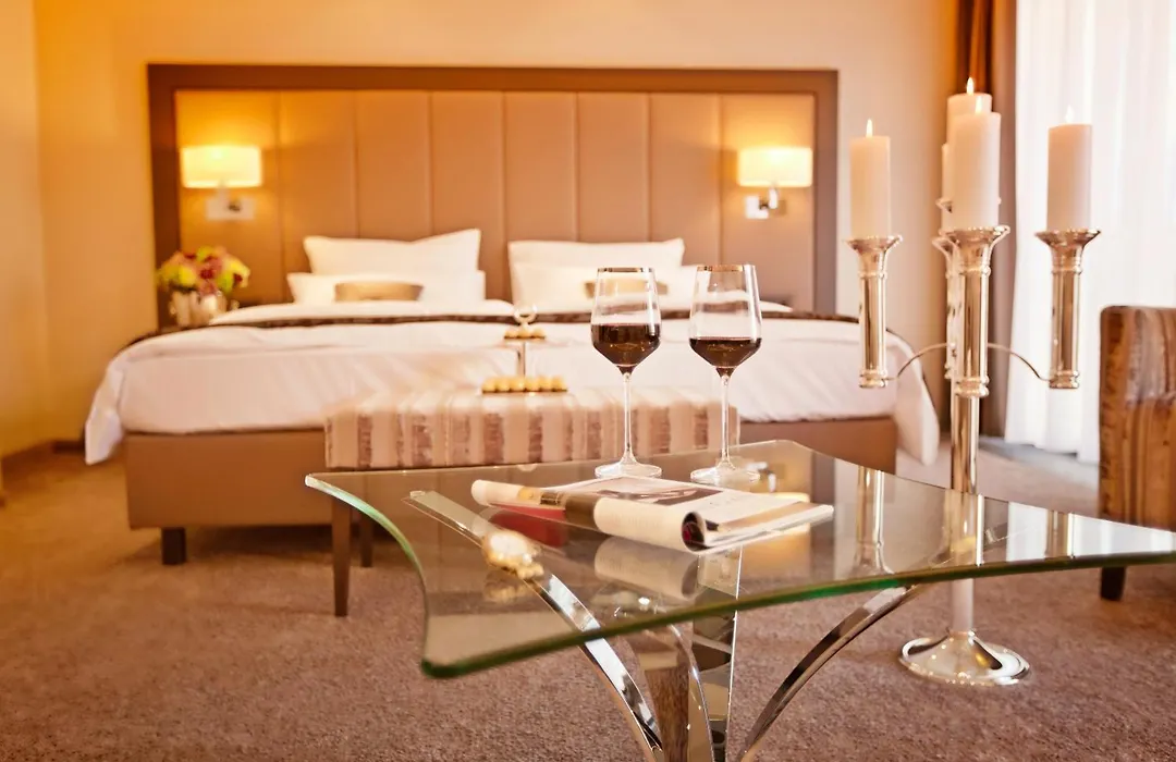 Favor Hotel Koenigsallee-1