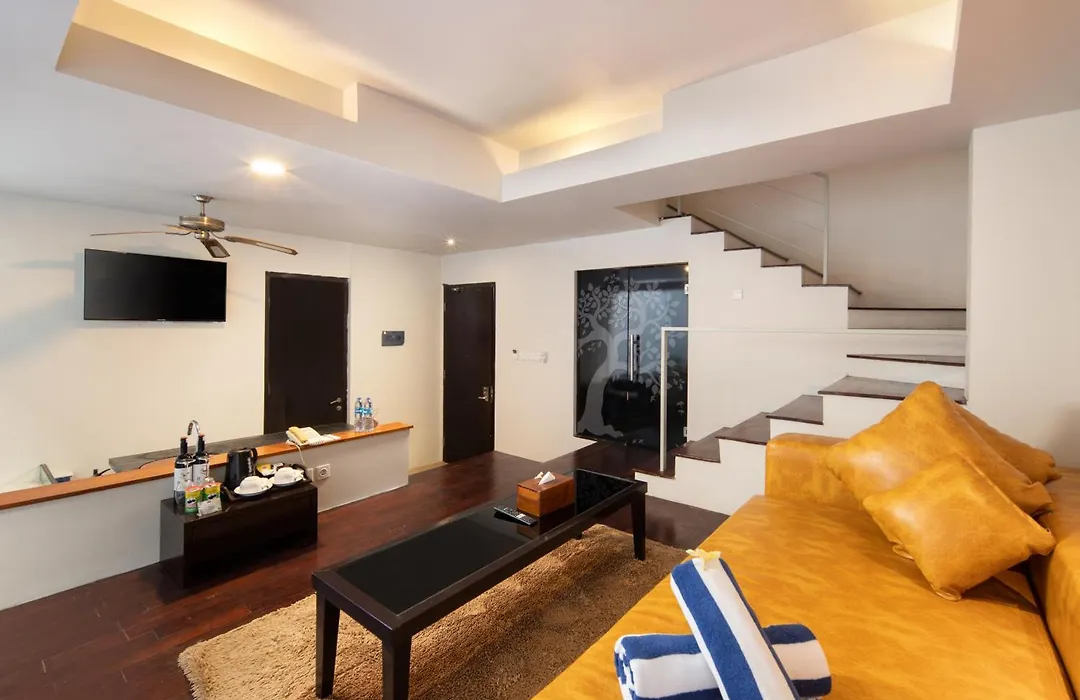 18 Suite Villa Kuta-1