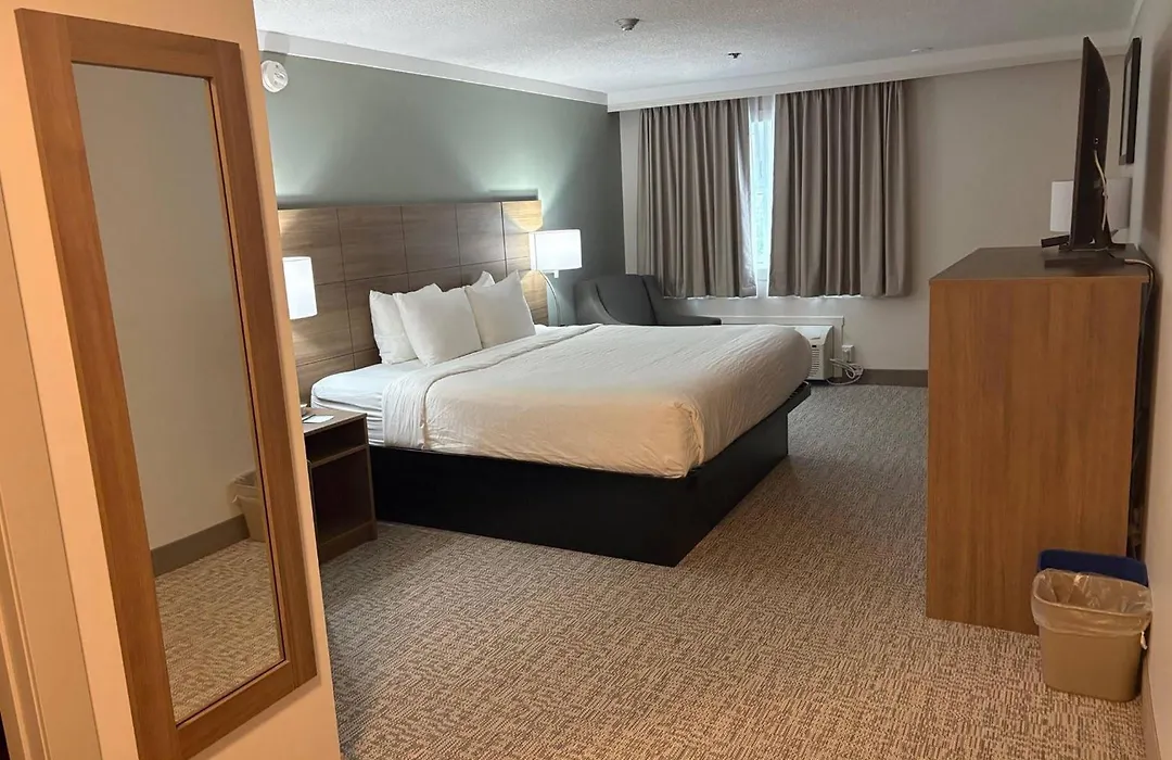 Quality Inn & Suites Whitehorse-1