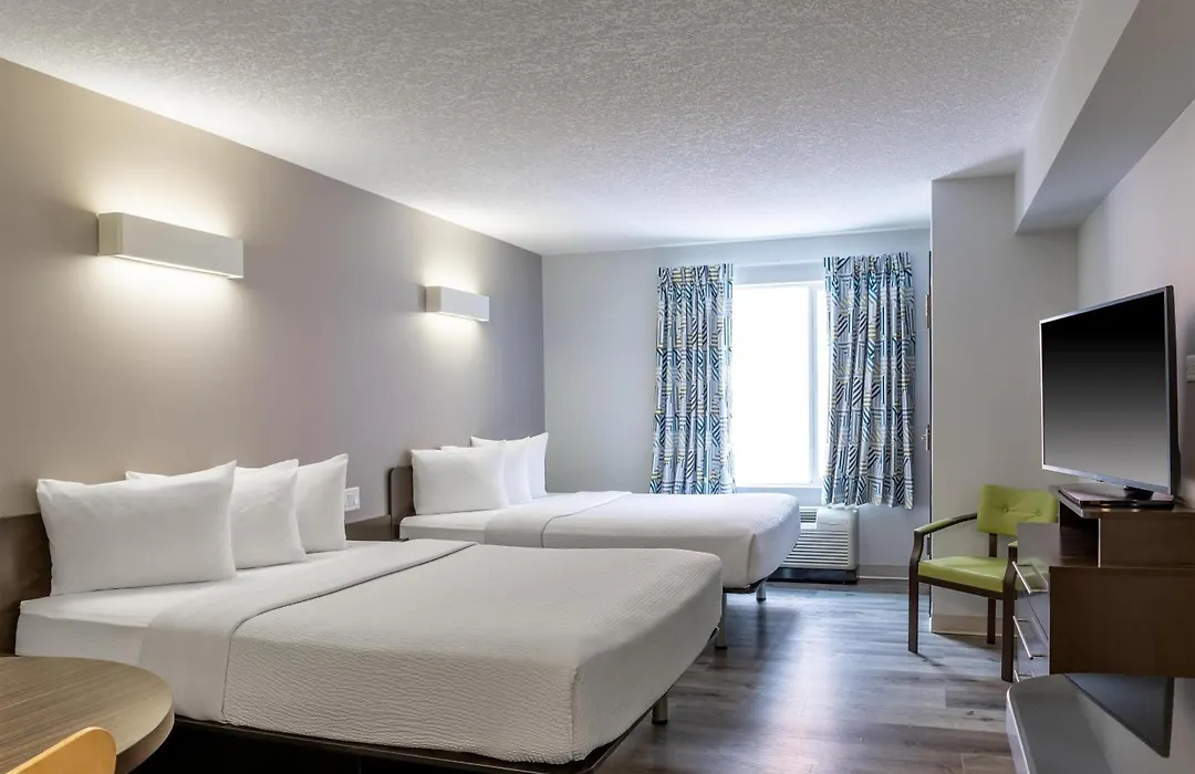 Motel 6 Airdrie-1
