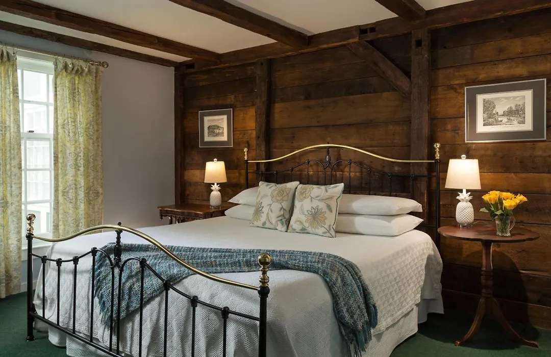 Chesterfield Inn-1
