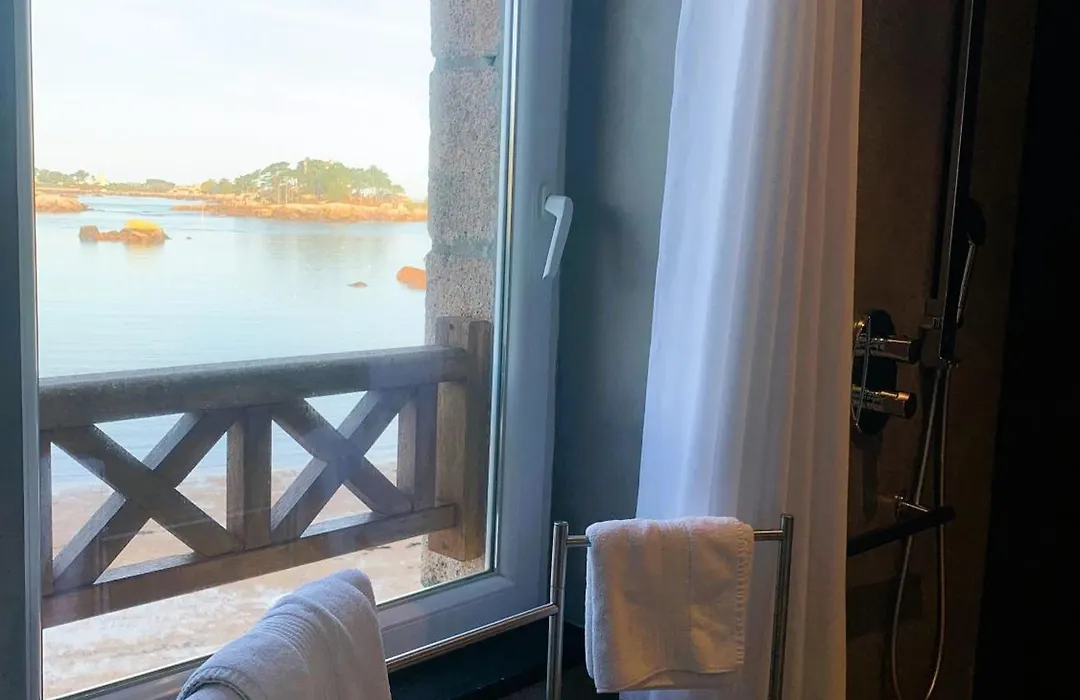 Logis Hôtel Saint Guirec Et De La Plage-1