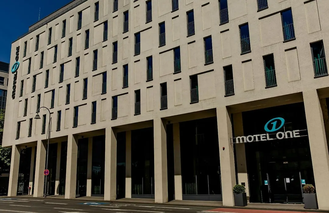 Motel One Köln-Mediapark-1