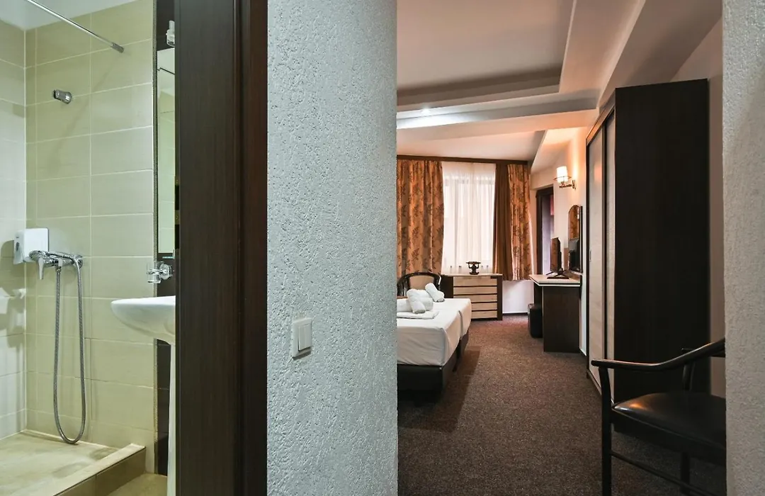 Hotel Razvan-1
