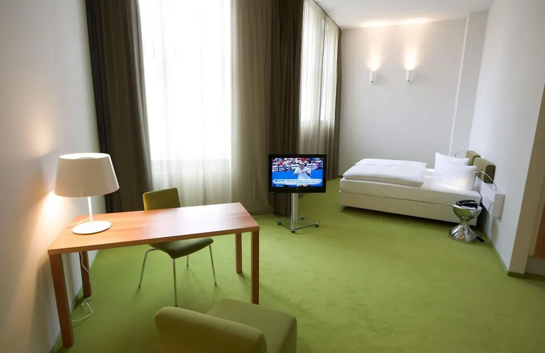 Wyndham Garden Berlin Mitte-1