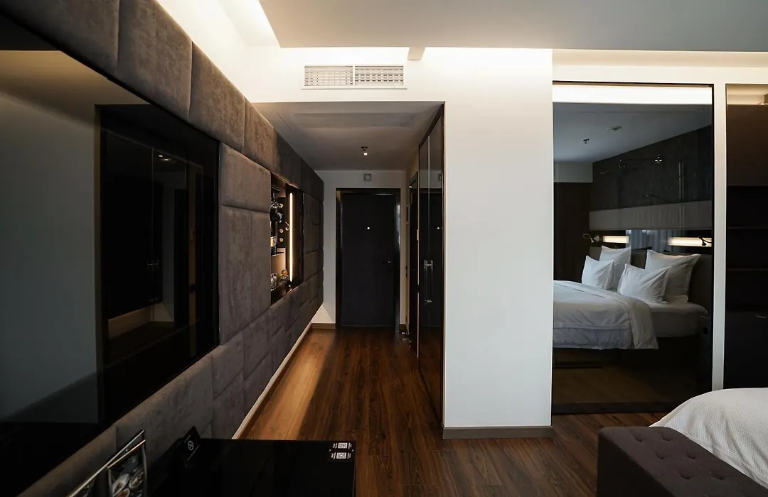 11 Mirrors Design Hotel-1