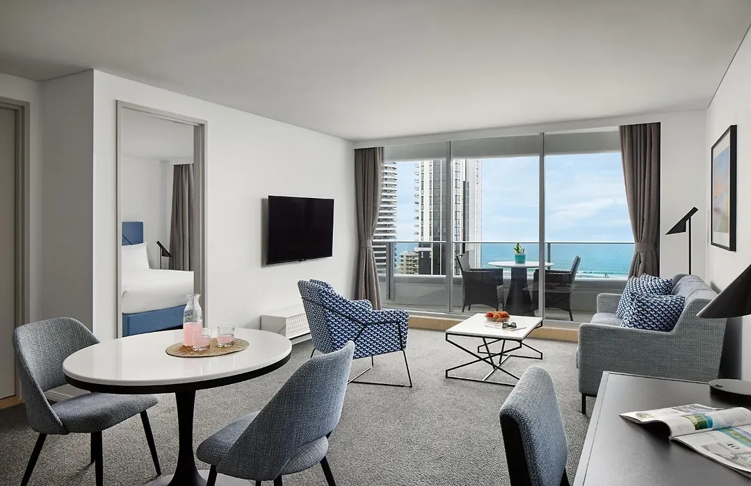 Meriton Suites Broadbeach-1