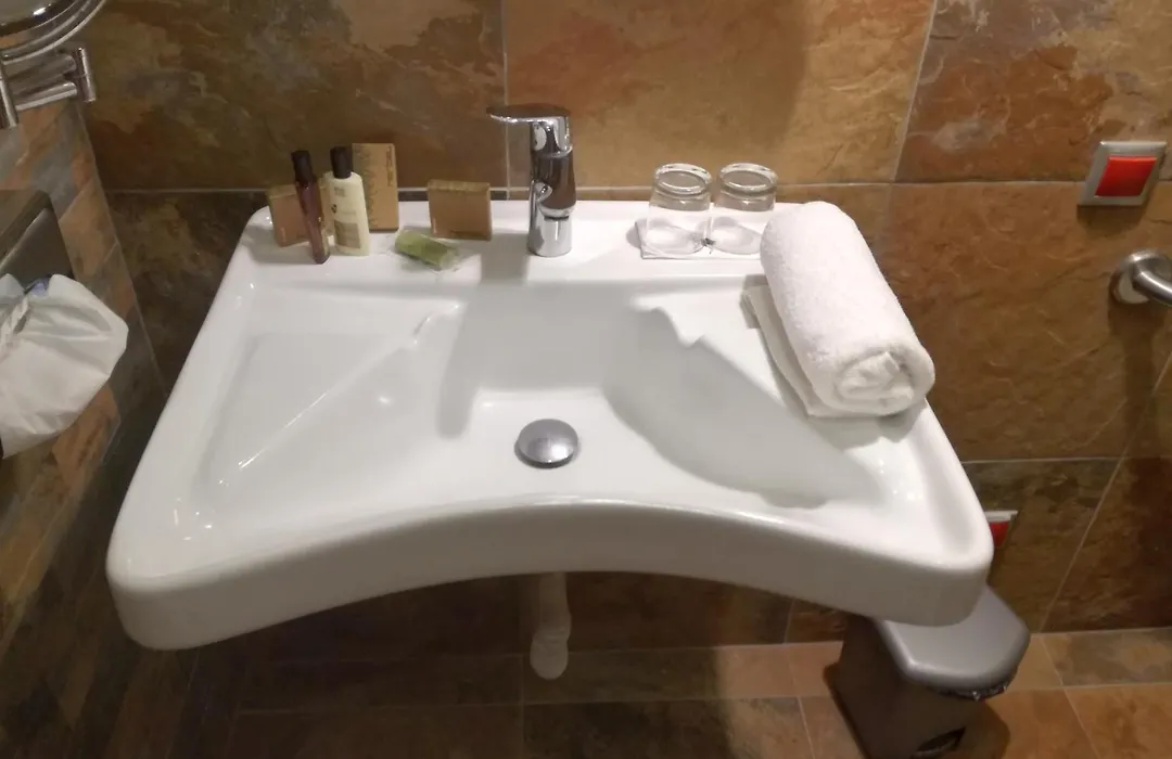 Hotel Cascade Resort & Spa-1