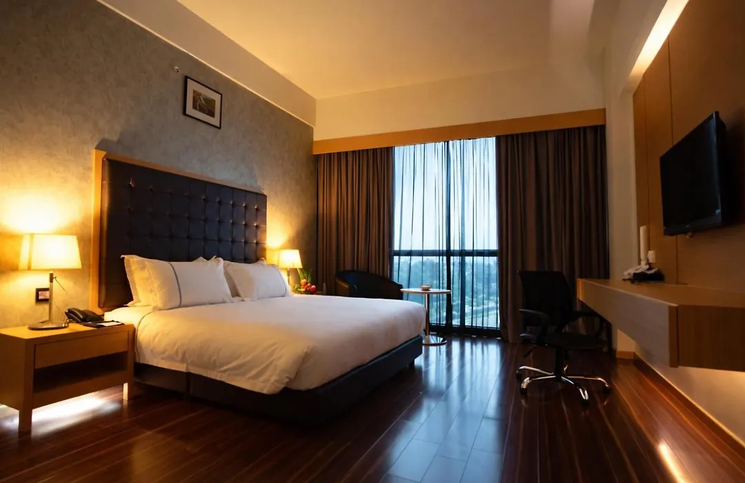 Symphony Suites Hotel-1