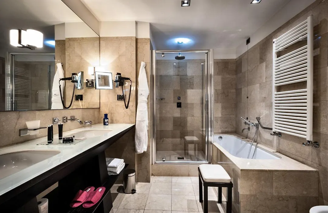 Crowne Plaza Milan City By Ihg-1