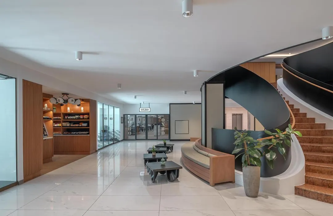 Hilton Geneva Hotel And Conference Centre-1