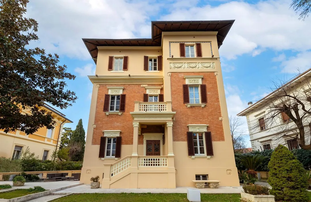Unahotels Villa Dei Platani Foligno-1