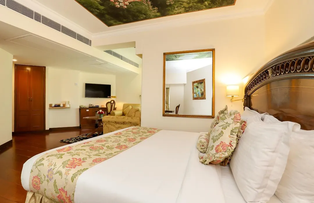 Hotel The Royal Plaza-1