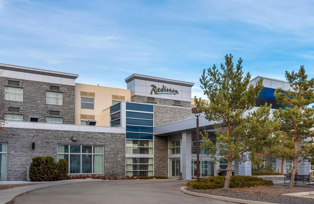 Radisson Hotel & Conference Centre Calgary Airport-1