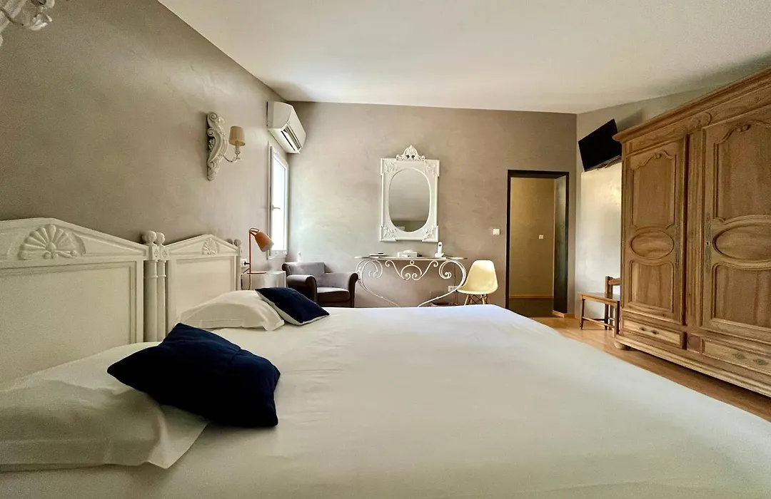 Hôtel des Pins-1