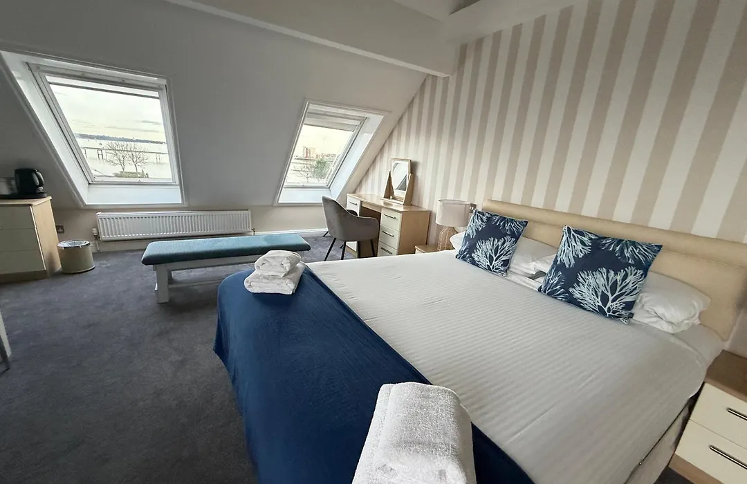 Boathouse Hotel-1