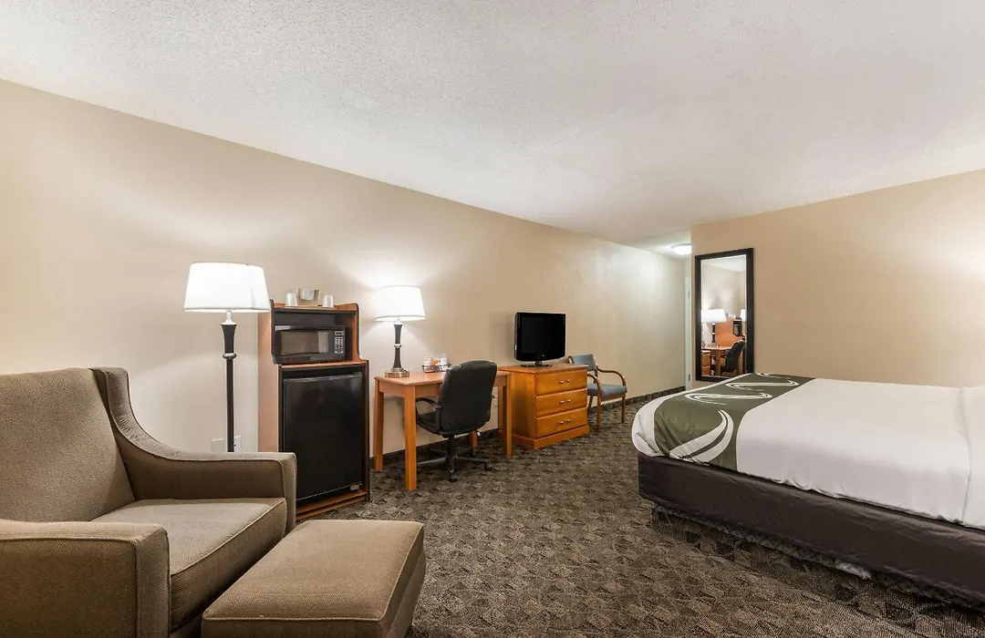 Quality Inn & Suites Portage Central-1