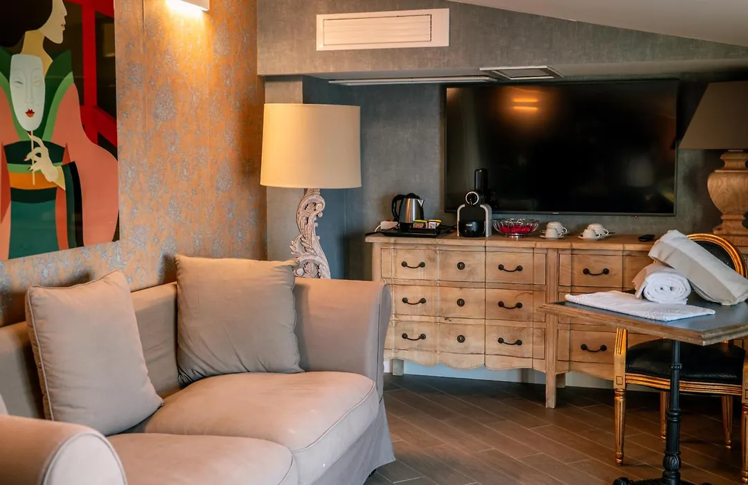 Marina Holiday Hotel & Spa-1