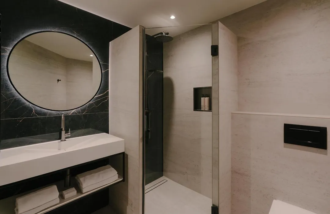 Boutique Hotel Herbergh Amsterdam Airport FREE PARKING-1
