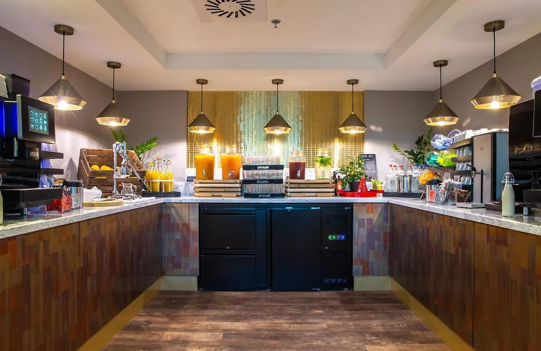 Park Inn By Radisson Antwerp City Centre-1
