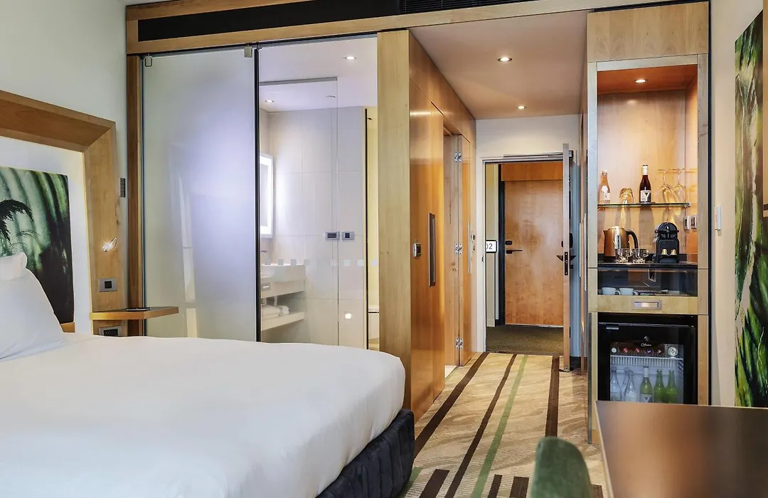 Novotel Auckland Airport-1