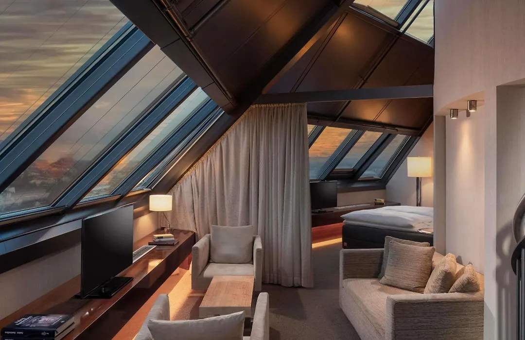 Mövenpick Hotel Hamburg-1