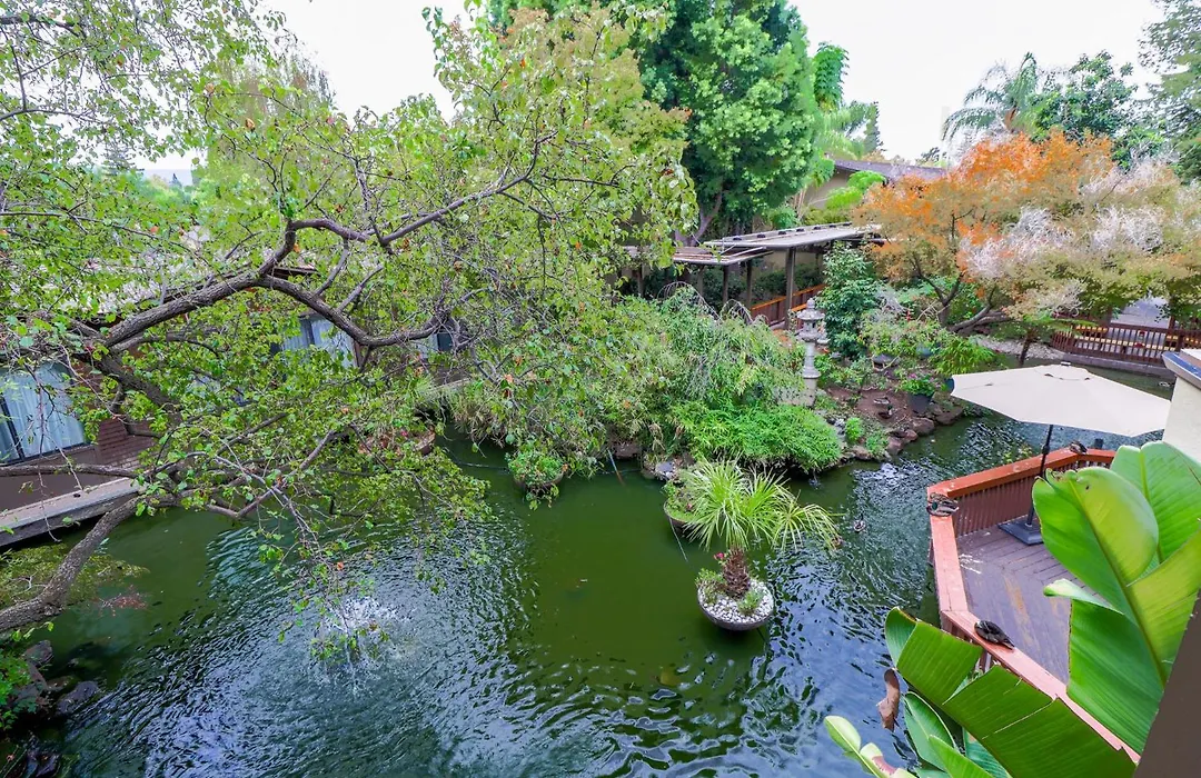 Dinah'S Garden Hotel-1