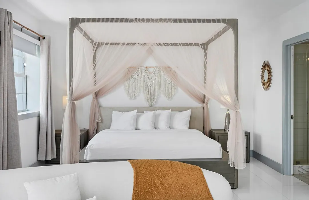 Townhouse Hotel-1