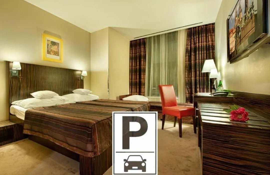 EA Hotel Crystal Palace-1