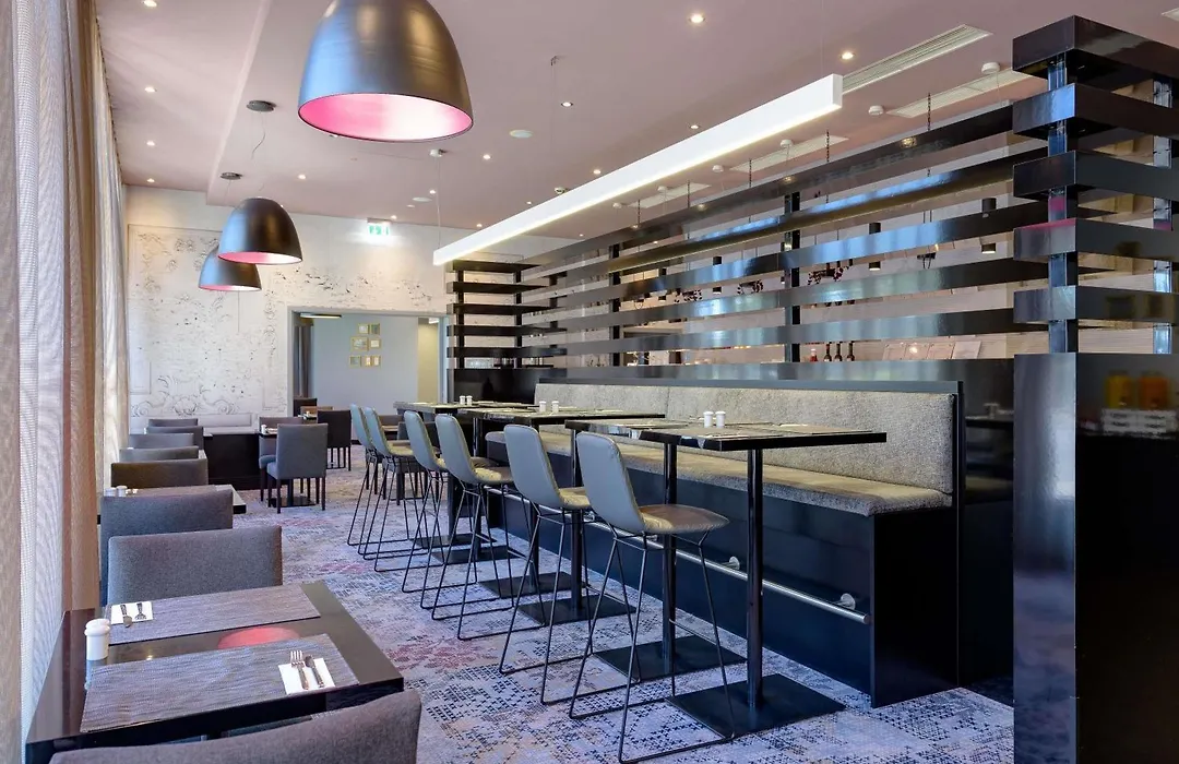 Mercure Hotel Würzburg am Mainufer-1