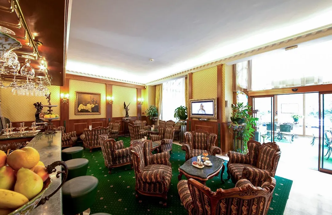 Grand Hotel London-1