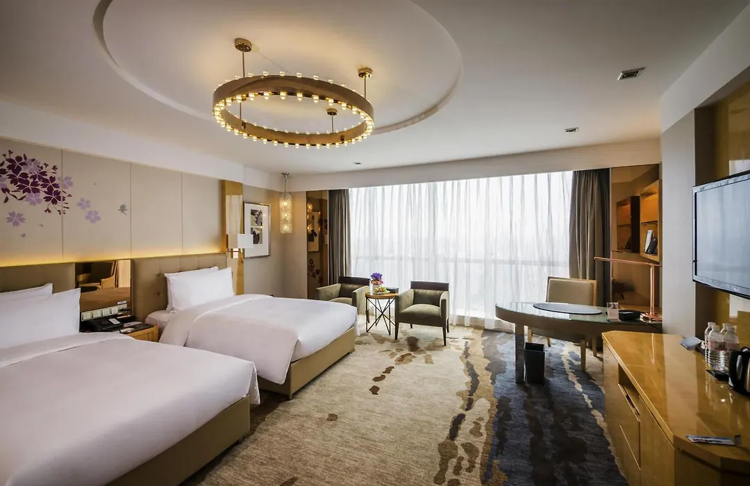 Pullman Linyi Lushang-1