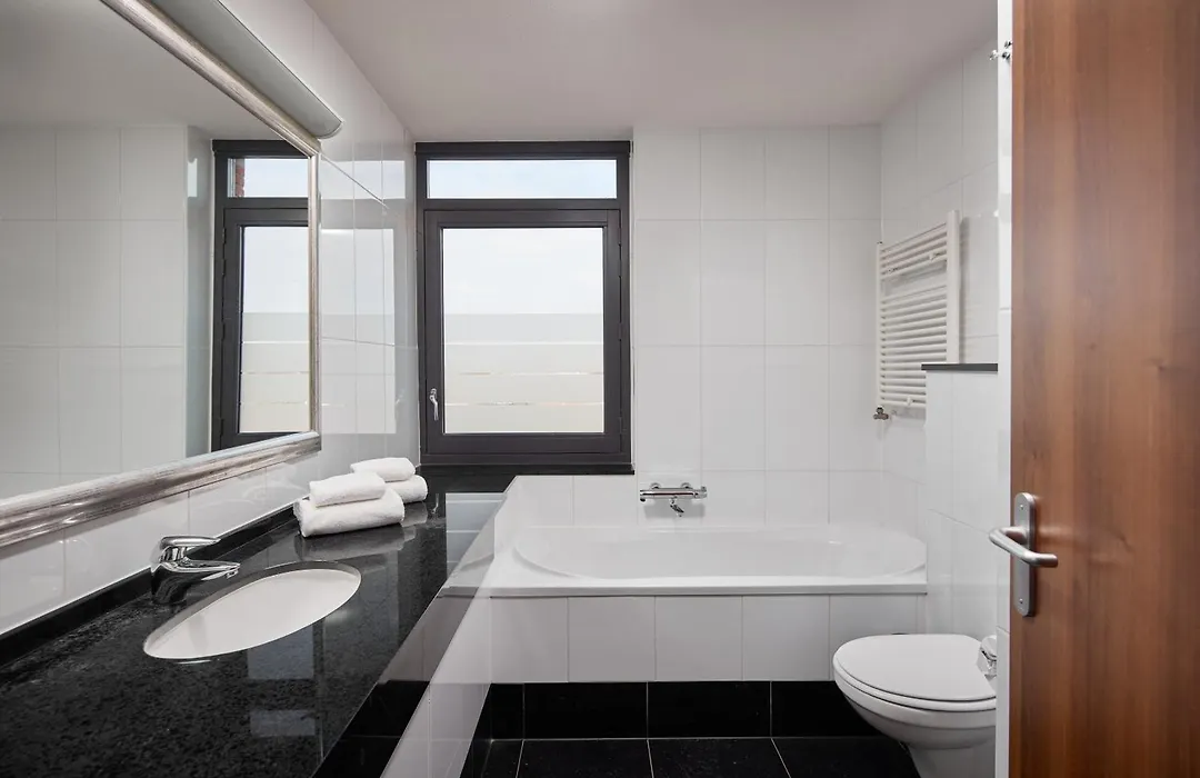 Hotel Van Der Valk Wolvega-Heerenveen-1