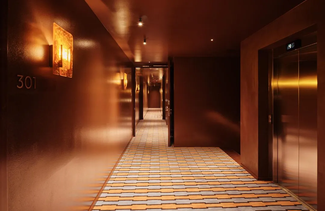 Hotel Aurora-1