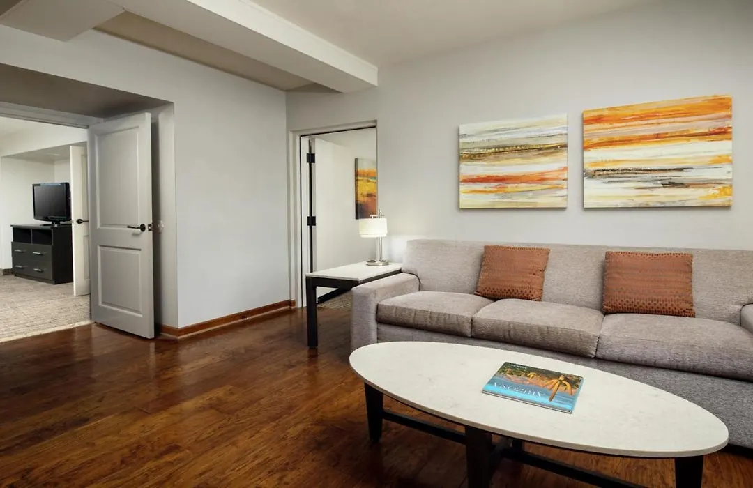 Holiday Inn And Suites Phoenix Airport North By Ihg-1