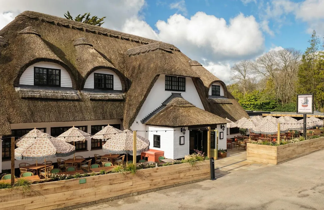 The Potters Heron - A Heartwood Inn-1