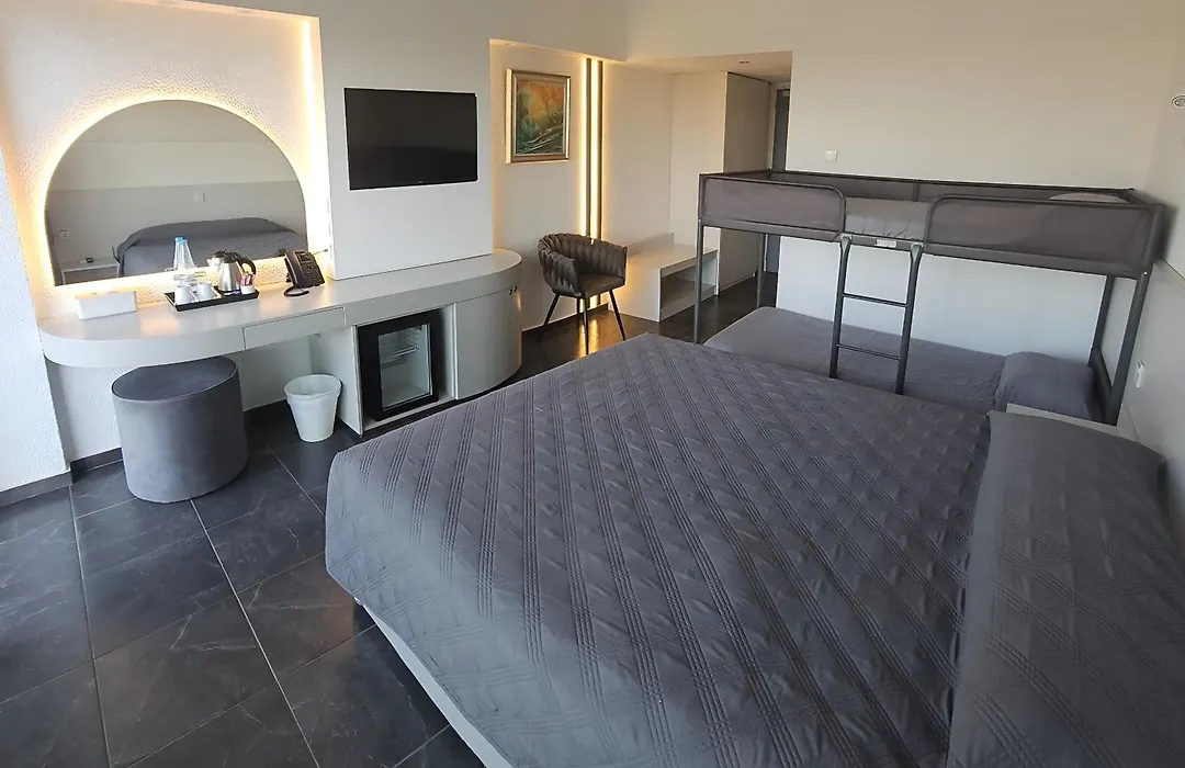 Sveltos Hotel-1