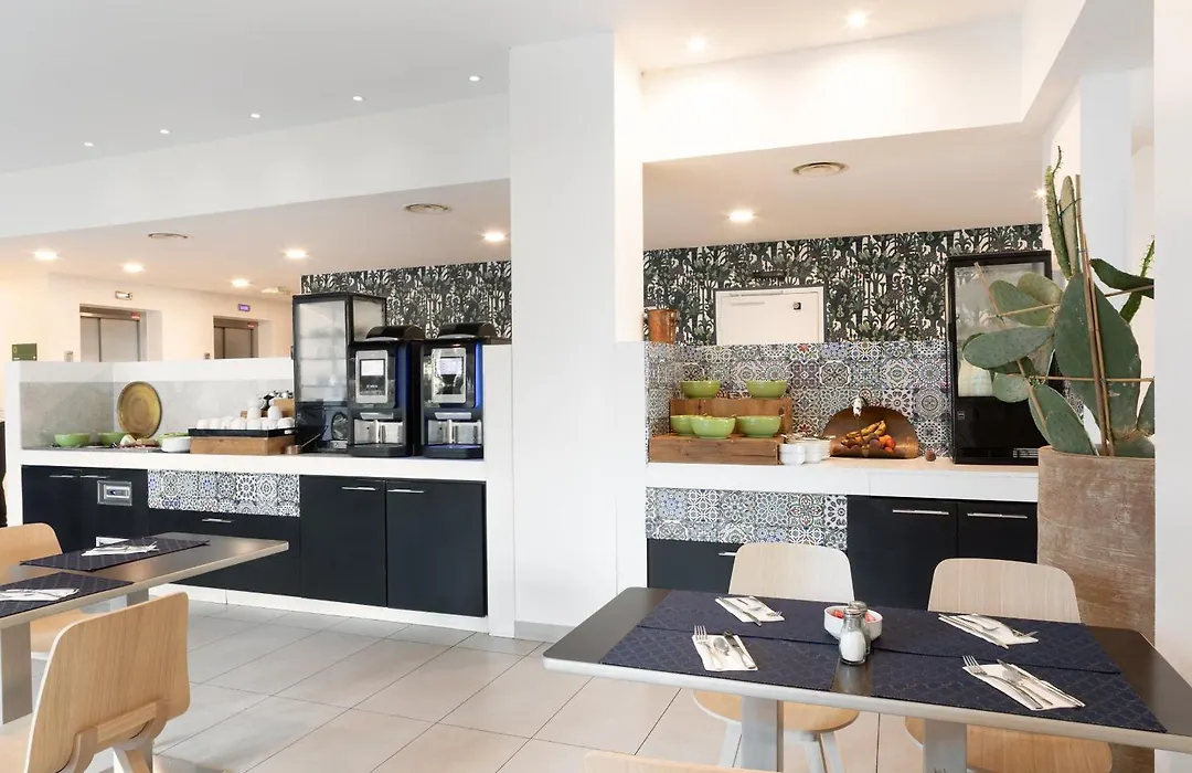 Holiday Inn - Marseille Airport By Ihg-1