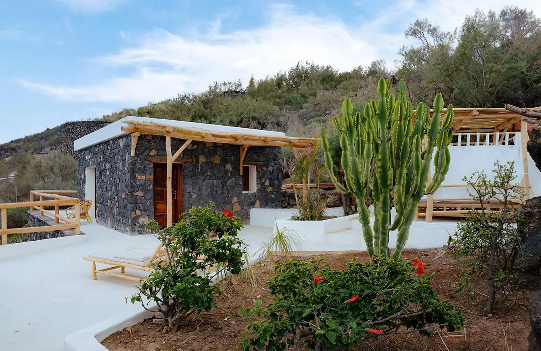 Costa Magica - Romantic Ocean Boutique Hotel & Club-1