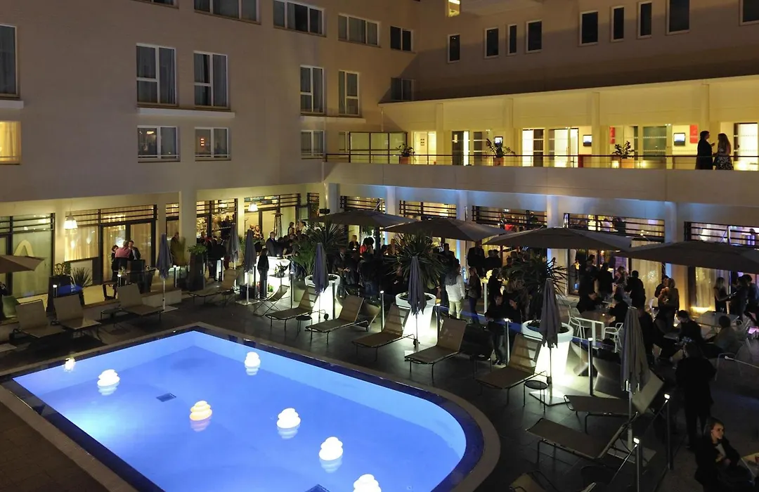 Novotel Avignon Centre-1