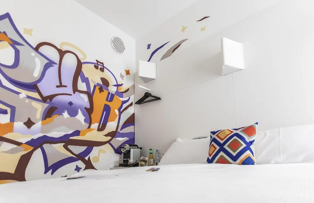 ibis Styles Lausanne Center MadHouse-1