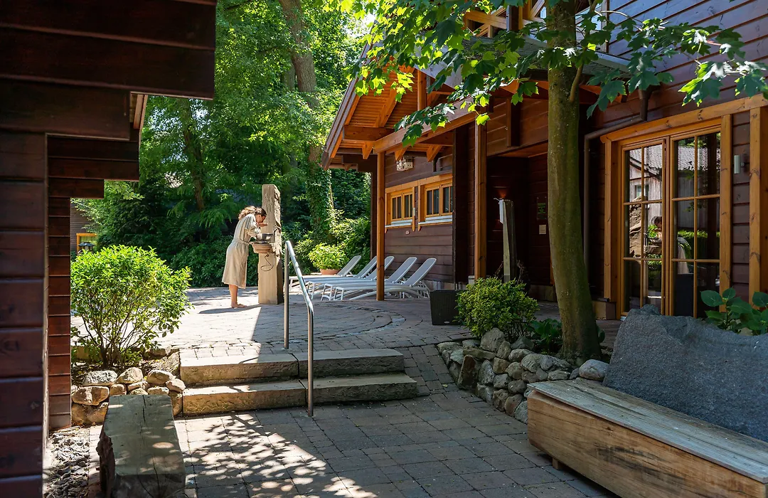Waldhotel Tannenhäuschen-1
