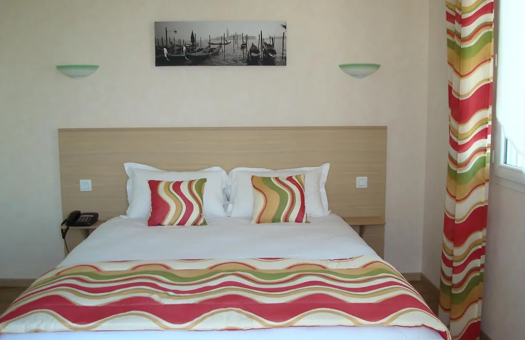 Brit Hotel Confort Azur Cholet Nord-1