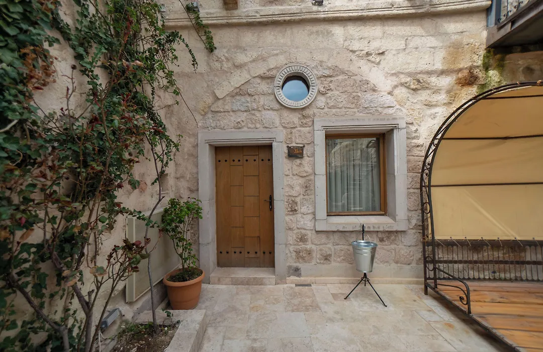 Divan Cave House-1