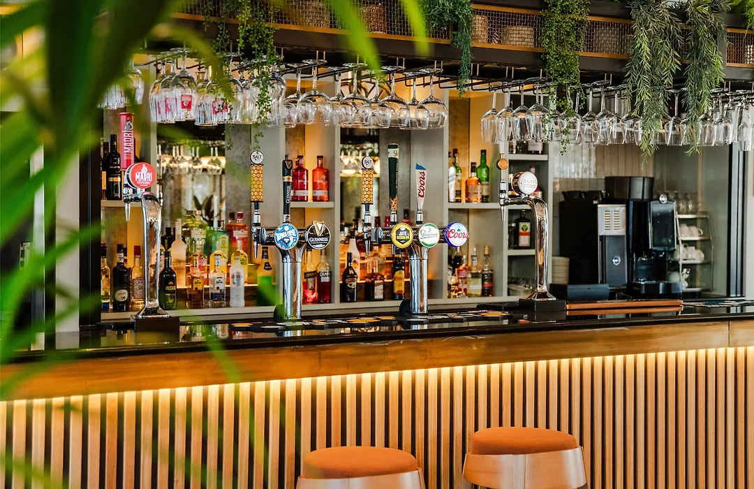 Radisson Hotel Manchester City Centre, A Verified Net Zero Hotel-1