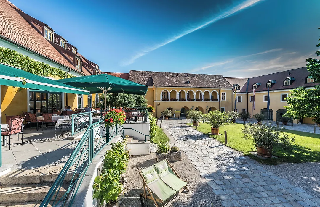Hotel Althof Retz-1