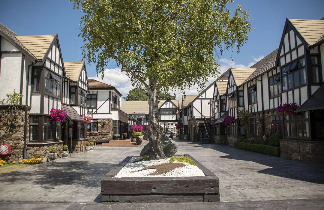 Scenic Hotel Cotswold-1