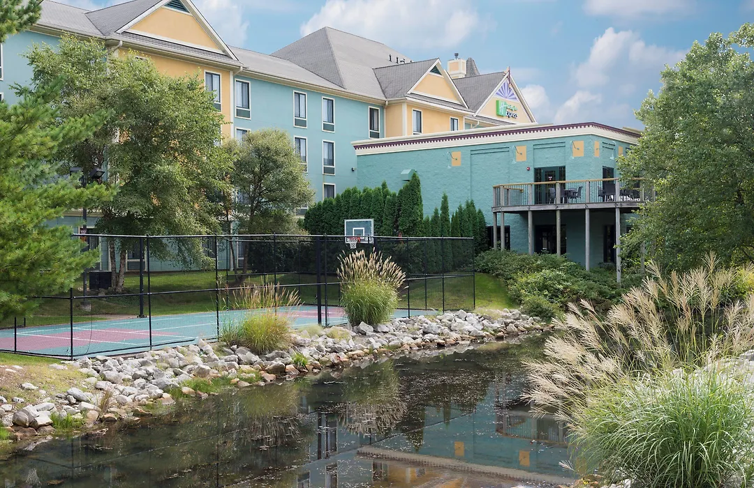Holiday Inn Express Holland By Ihg-1