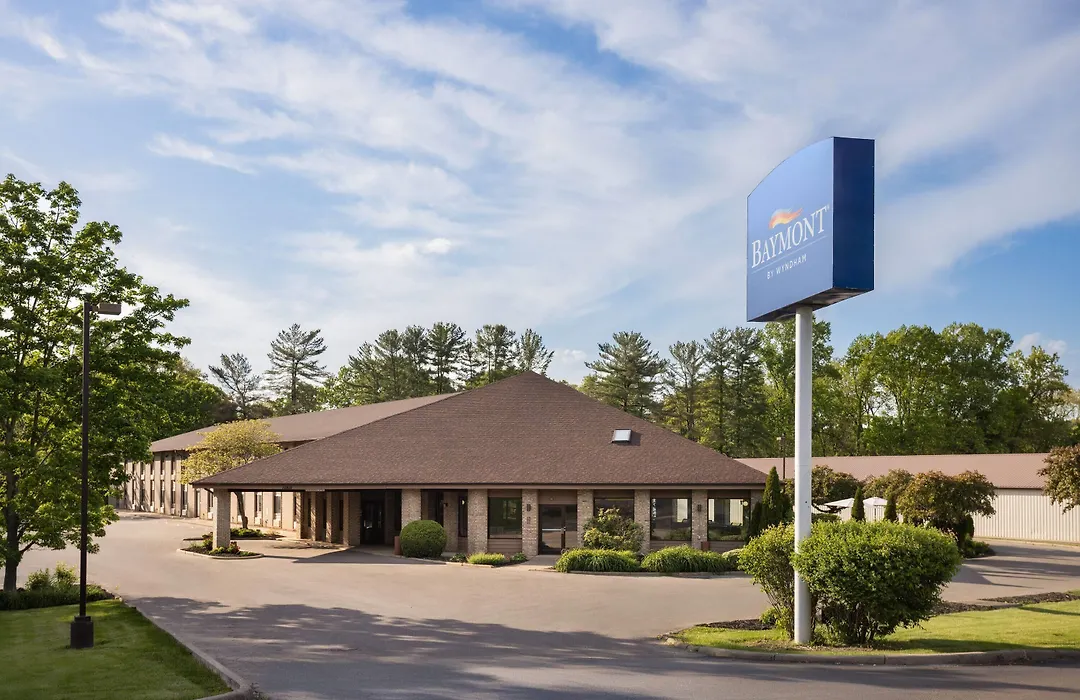Baymont By Wyndham Logan-1