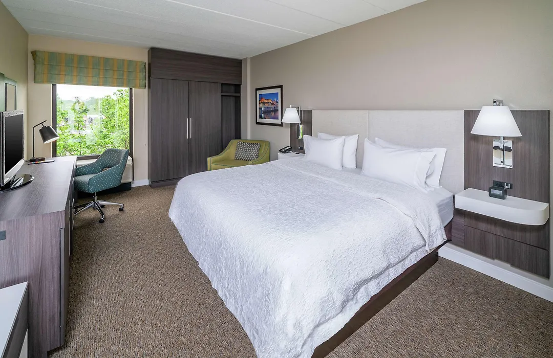 Hampton Inn & Suites Valley Forge/Oaks-1